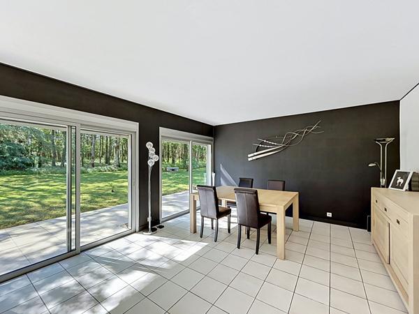 Maison d'architecte de 1984 - 180 m² - Propriété boisée aux portes de VIHIERS (49310)