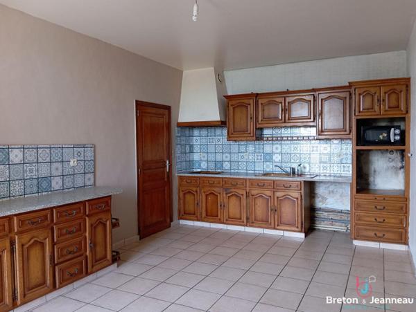 Longère en pierres proche Mayenne