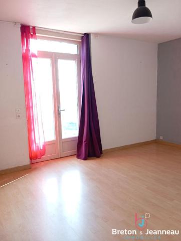 Longère en pierres proche Mayenne