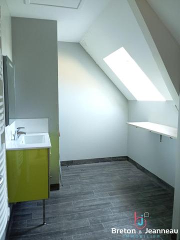 Longère en pierres proche Mayenne