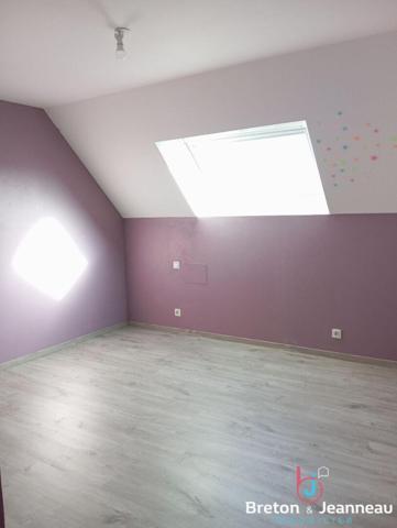 Longère en pierres proche Mayenne