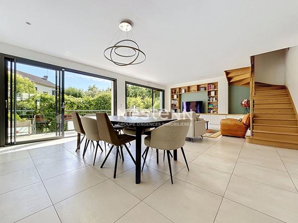 ISSY LES MOULINEAUX - À vendre magnifique maison contemporaine 7 pièces avec jardin