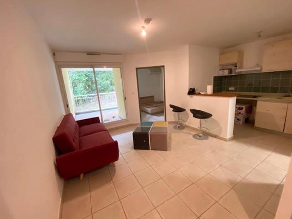 A louer Appartement 2 pièces 49 m² sur BELLE PIERRE (974)