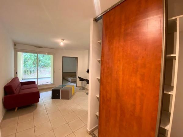 A louer Appartement 2 pièces 49 m² sur BELLE PIERRE (974)