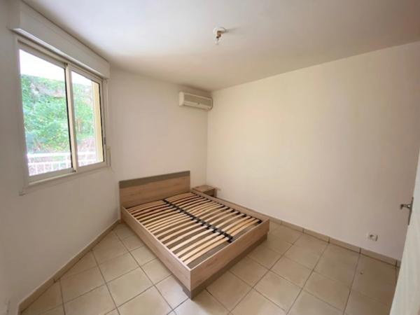 A louer Appartement 2 pièces 49 m² sur BELLE PIERRE (974)