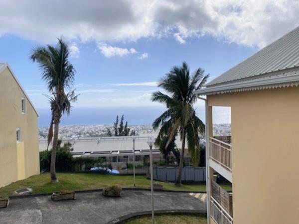 A louer Appartement 2 pièces 49 m² sur BELLE PIERRE (974)