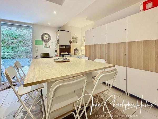 Nîmes 30000 -  Appartement 2 pièces de 53m2, Terrasse, Cave et parking privé