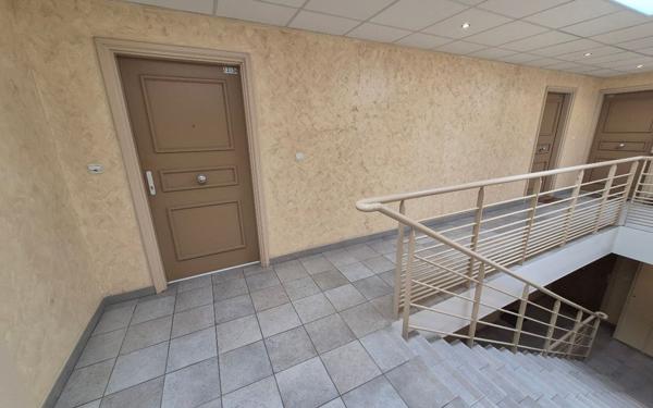 Appartement à vendre    1 pièce • 25,46 m2 Avignon