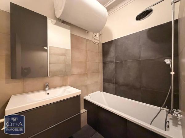 Appartement à louer 6 pièces 140.01m²