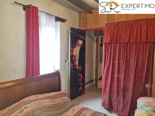 Sainte-Christine (63390) Maison d’habitation de 89 m² avec dépendances sur terrain de 6 470 m²