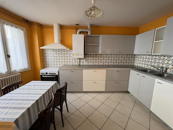 Maison 6 pièce(s) 4 chambre(s) 106 m²