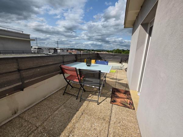 Appartement au 4éme et dernière étage dans immeuble 2014