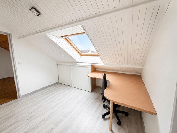 Maison avec grand garage, terrasse en impasse Chabossiere