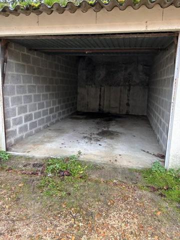 Garage d'environ 13m² , Lisieux