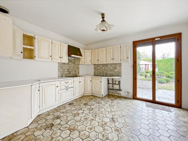 Maison à vendre à Vaux-le-Pénil - 6 pièces avec jardin !