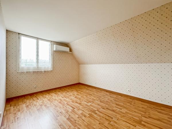 Maison à vendre à Vaux-le-Pénil - 6 pièces avec jardin !