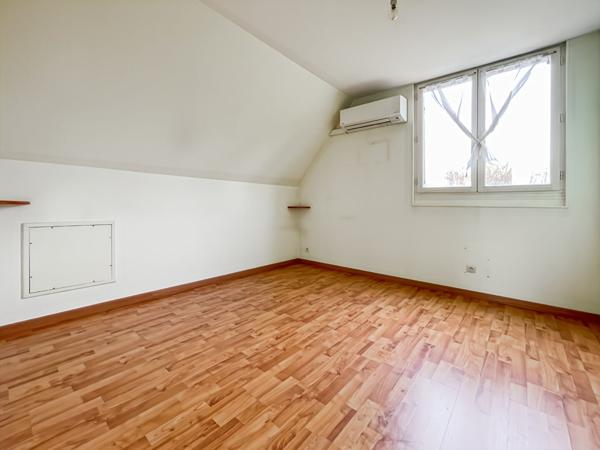 Maison à vendre à Vaux-le-Pénil - 6 pièces avec jardin !