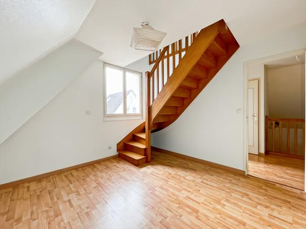 Maison à vendre à Vaux-le-Pénil - 6 pièces avec jardin !