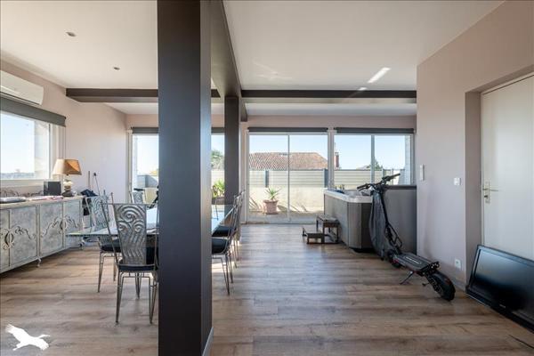 Appartement à vendre |  Saintes |  5 pièces | 166 m²