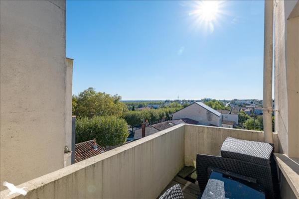 Appartement à vendre |  Saintes |  5 pièces | 166 m²