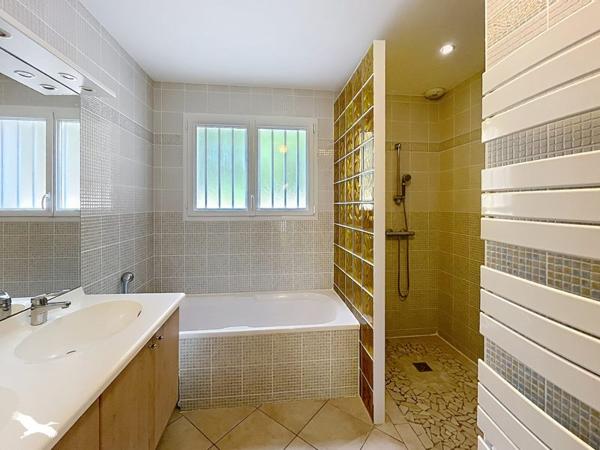 Maison à vendre 309 000 € Lucgarier 5 p 147 m² DPE A