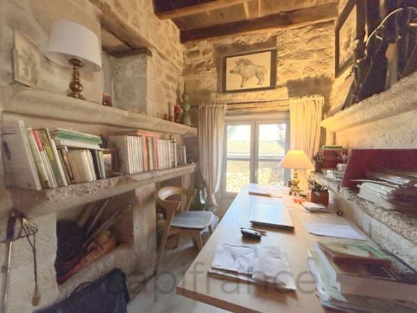 Demure de caractere, secteur Xaintre