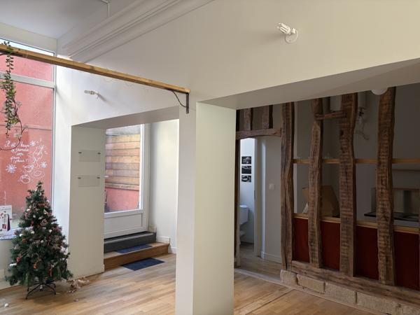 Local Commercial
         3 pièces
        - 68 m² 185 300 € *