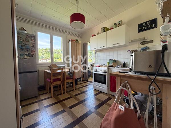 À LOUER - Appartement 4 pièces avec balcon à CREST