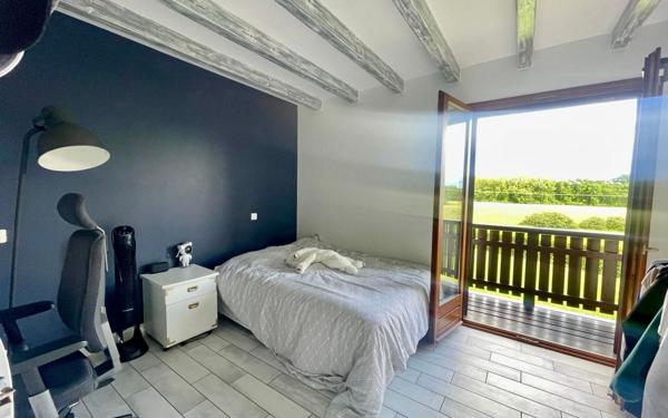 Maison à vendre    8 pièces • 230 m2 Prévessin-Moëns