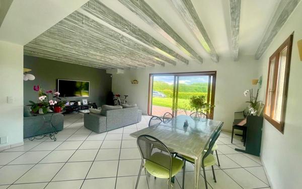 Maison à vendre    8 pièces • 230 m2 Prévessin-Moëns