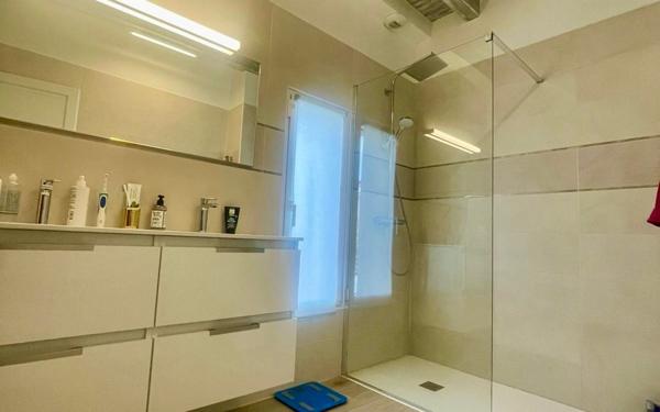 Maison à vendre    8 pièces • 230 m2 Prévessin-Moëns