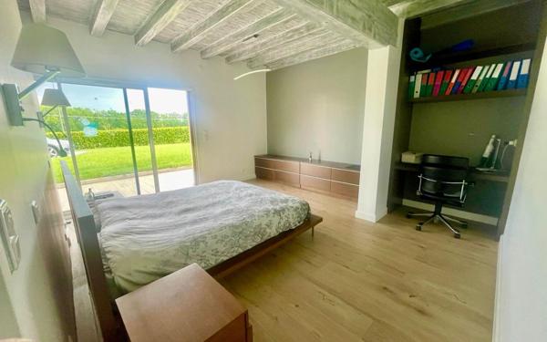 Maison à vendre    8 pièces • 230 m2 Prévessin-Moëns