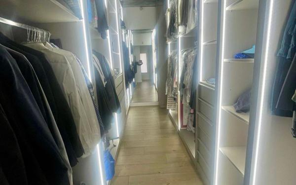 Maison à vendre    8 pièces • 230 m2 Prévessin-Moëns