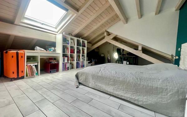 Maison à vendre    8 pièces • 230 m2 Prévessin-Moëns