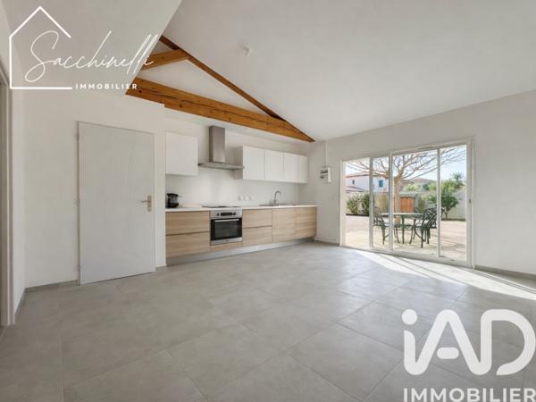 Maison à vendre 10 pièces 253 m² La Crau