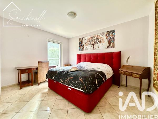 Maison à vendre 10 pièces 253 m² La Crau