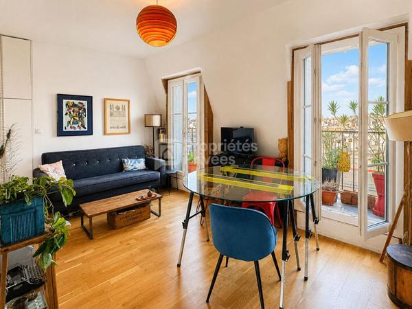 75009 PARIS - Quartier Martyrs-Lorette-Cadet- Appartement lumineux, traversant avec 6  balcons et belle vue