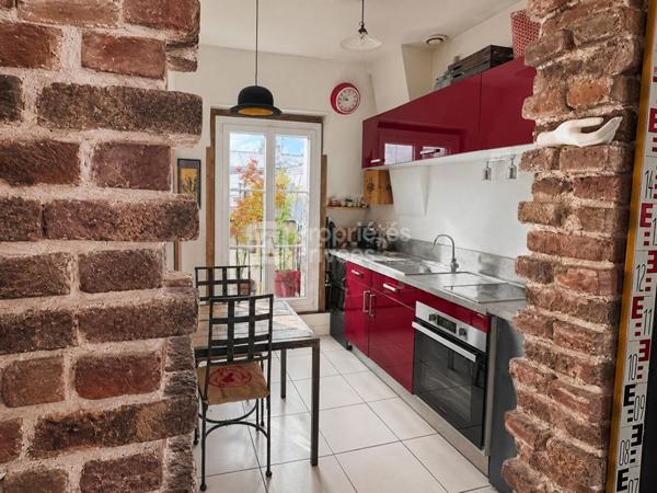 75009 PARIS - Quartier Martyrs-Lorette-Cadet- Appartement lumineux, traversant avec 6  balcons et belle vue