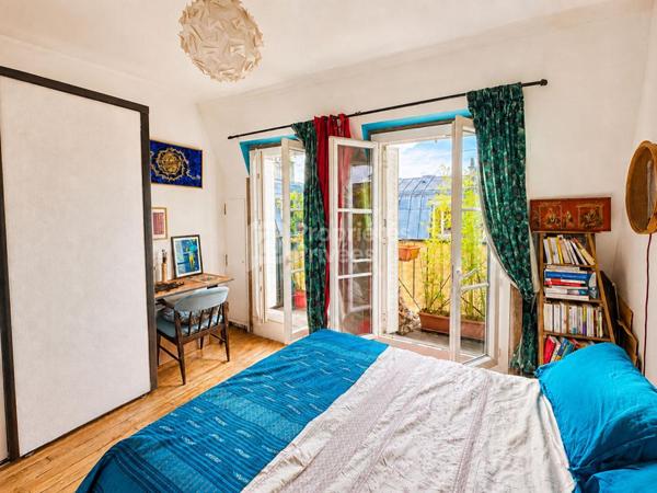75009 PARIS - Quartier Martyrs-Lorette-Cadet- Appartement lumineux, traversant avec 6  balcons et belle vue