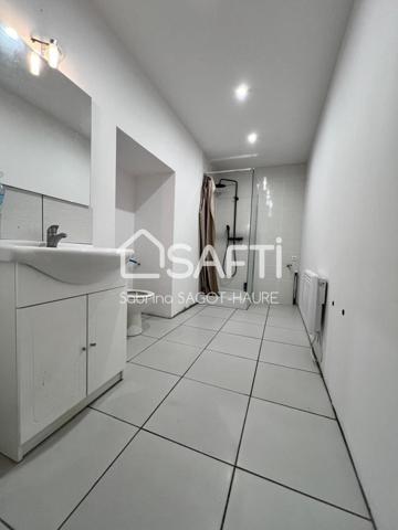 Maison avec 2 logements, cour et terrasse