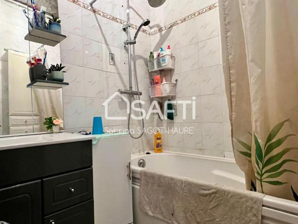 Maison avec 2 logements, cour et terrasse