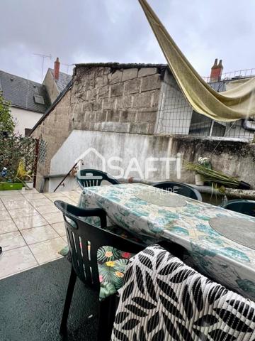 Maison avec 2 logements, cour et terrasse