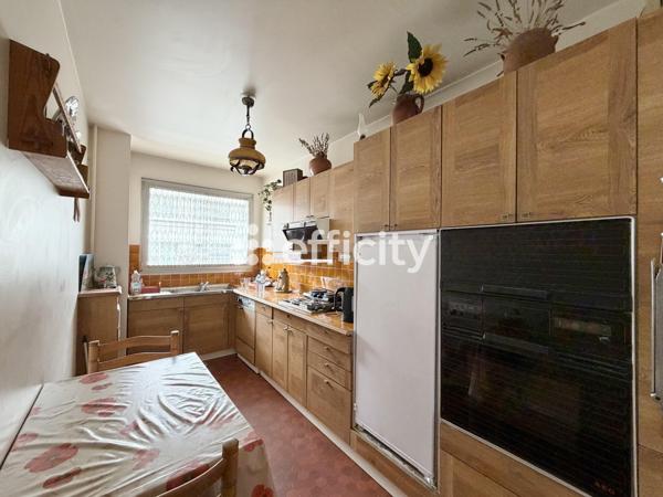 Appartement
         3 pièces
        - 70 m² Exclusivité 590 000 € *