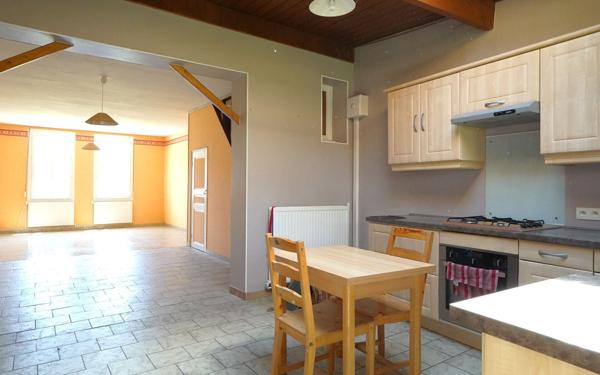 Maison à vendre    3 pièces •  Camon