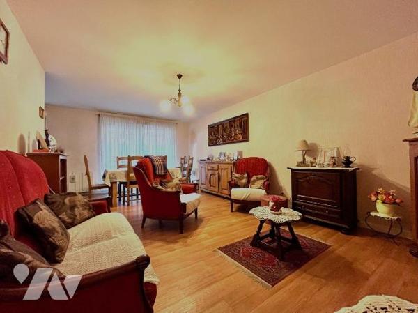 En exclusivité chez votre notaire !! En centre ville d'Hazebrouck, en résidence sécurisée ( 200...