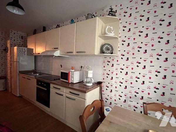 En exclusivité chez votre notaire !! En centre ville d'Hazebrouck, en résidence sécurisée ( 200...