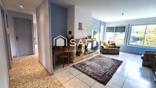 Immeuble commercial: Appartement 110 m² + local 120 m²