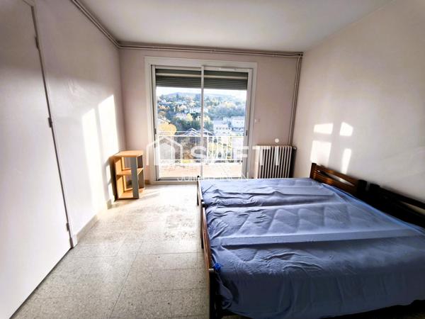 Immeuble commercial: Appartement 110 m² + local 120 m²