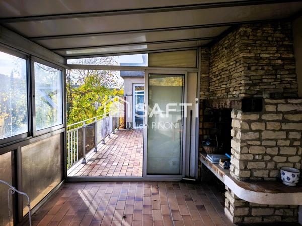 Immeuble commercial: Appartement 110 m² + local 120 m²