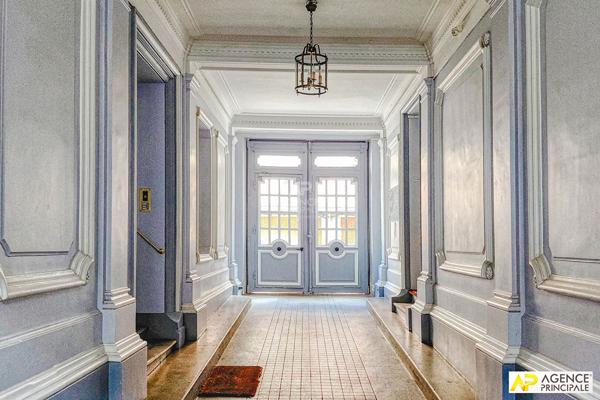 Versailles Notre Dame - Appartement Versailles 2 pièces 28.41 m2 - cave 256 000 € **  - Référence  28322